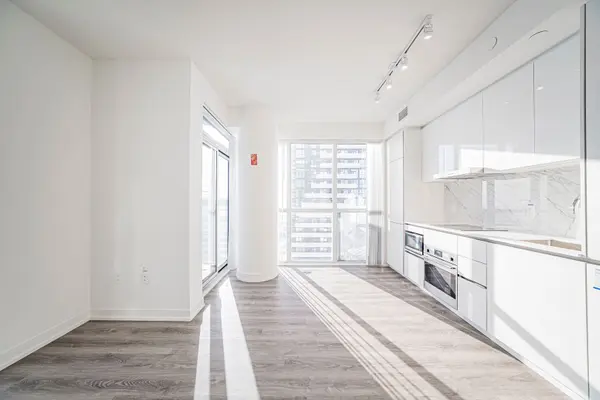 8 Interchange WAY #5512, Vaughan, ON L4K 0R2