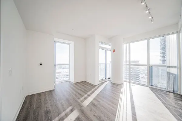 8 Interchange WAY #5512, Vaughan, ON L4K 0R2