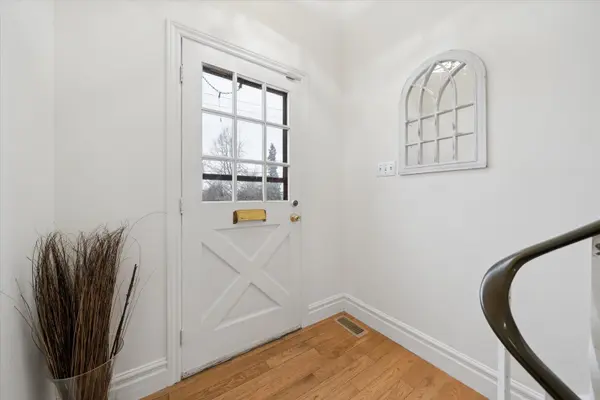 39 Baldwin LN, Barrie, ON L4N 2W2