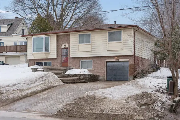 39 Baldwin LN, Barrie, ON L4N 2W2