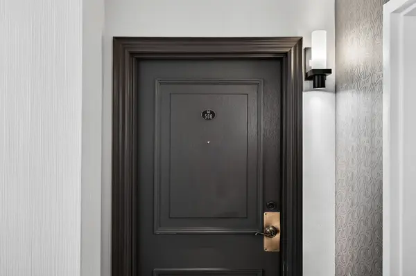 1415 Ghent AVE #506, Burlington, ON L7S 1X4