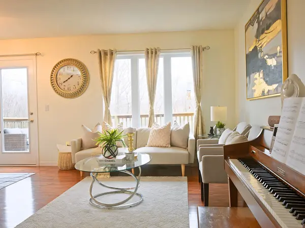 582 Hyde Park RD #1, London North, ON N6H 3S1