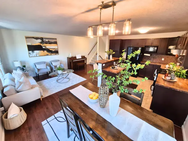 582 Hyde Park RD #1, London North, ON N6H 3S1