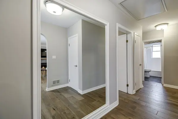 34 Oakley CT, Hamilton, ON L9G 1T5