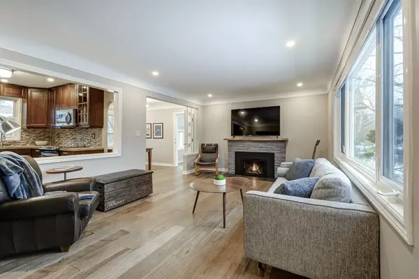 34 Oakley CT, Hamilton, ON L9G 1T5