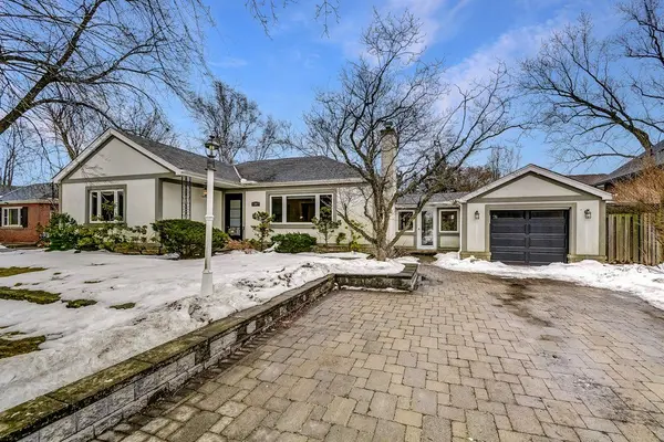 34 Oakley CT, Hamilton, ON L9G 1T5