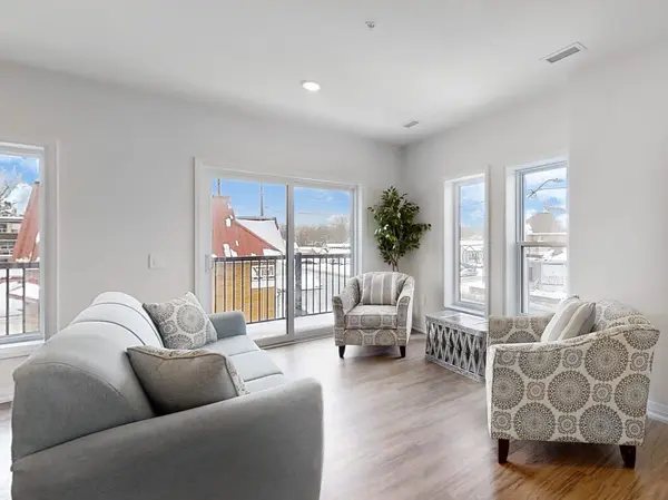 77 William ST N #208, Kawartha Lakes, ON K9V 4A2