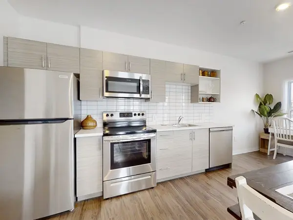 77 William ST N #208, Kawartha Lakes, ON K9V 4A2