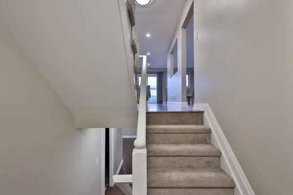 400 East 24th ST, Hamilton, ON L8V 4V3