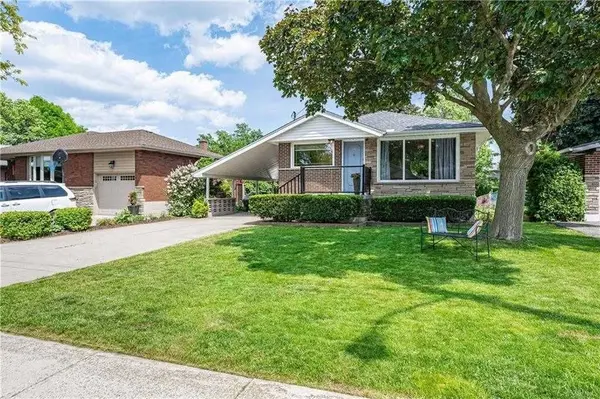118 Briarwood CRES, Hamilton, ON L9C 4C4