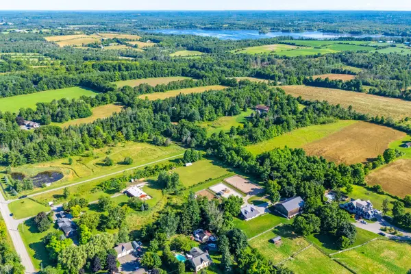 2172 Centre RD W, Hamilton, ON L0P 1B0