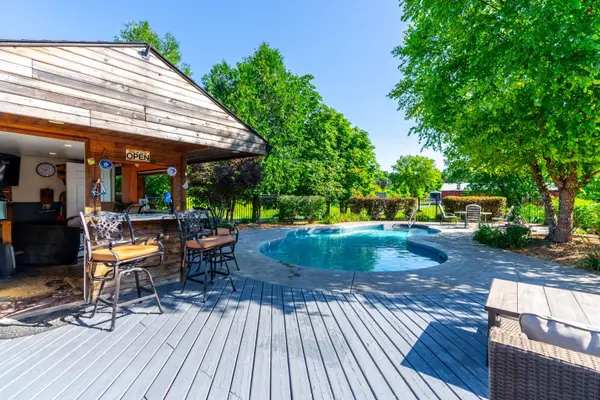 2172 Centre RD W, Hamilton, ON L0P 1B0