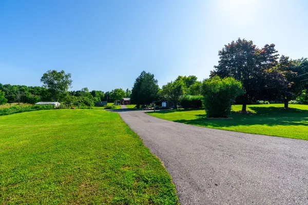 2172 Centre RD W, Hamilton, ON L0P 1B0