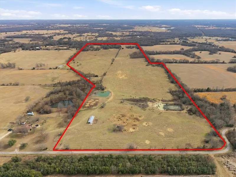 560 Rs County Road 3417, Emory, TX 75440