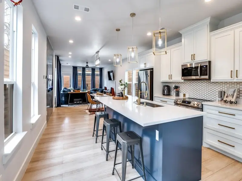 1960 Toronto Street, Dallas, TX 75212