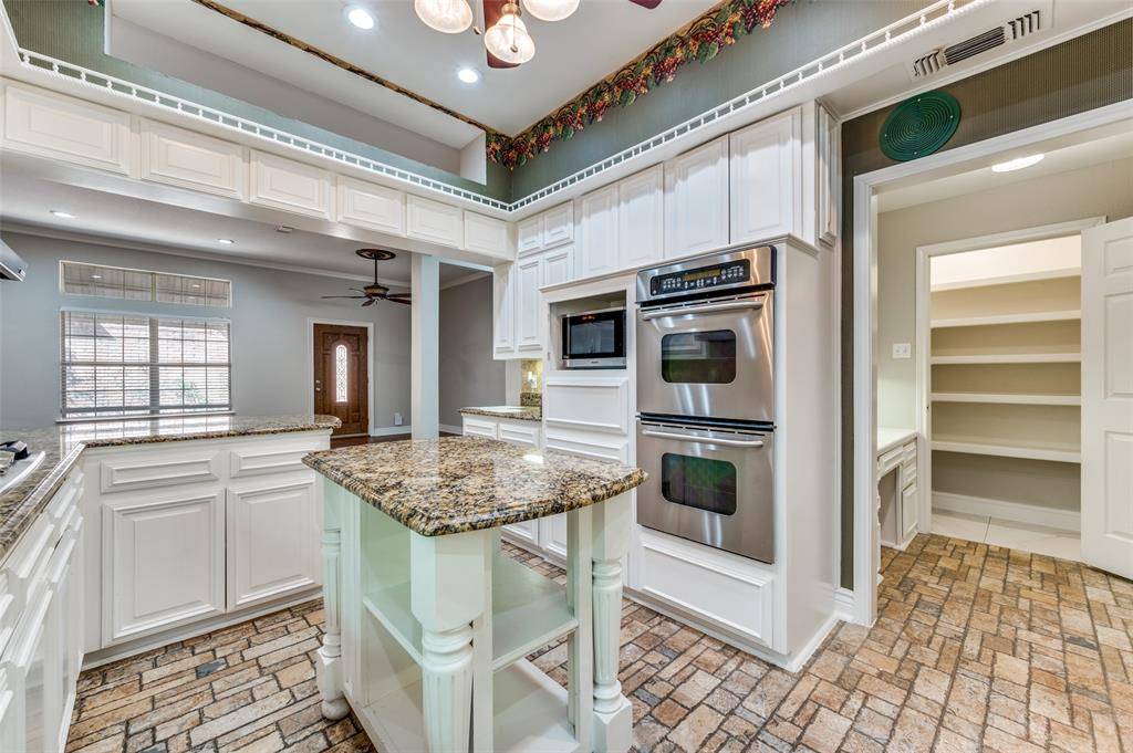 908 Mccoy Drive, Irving, TX 75062