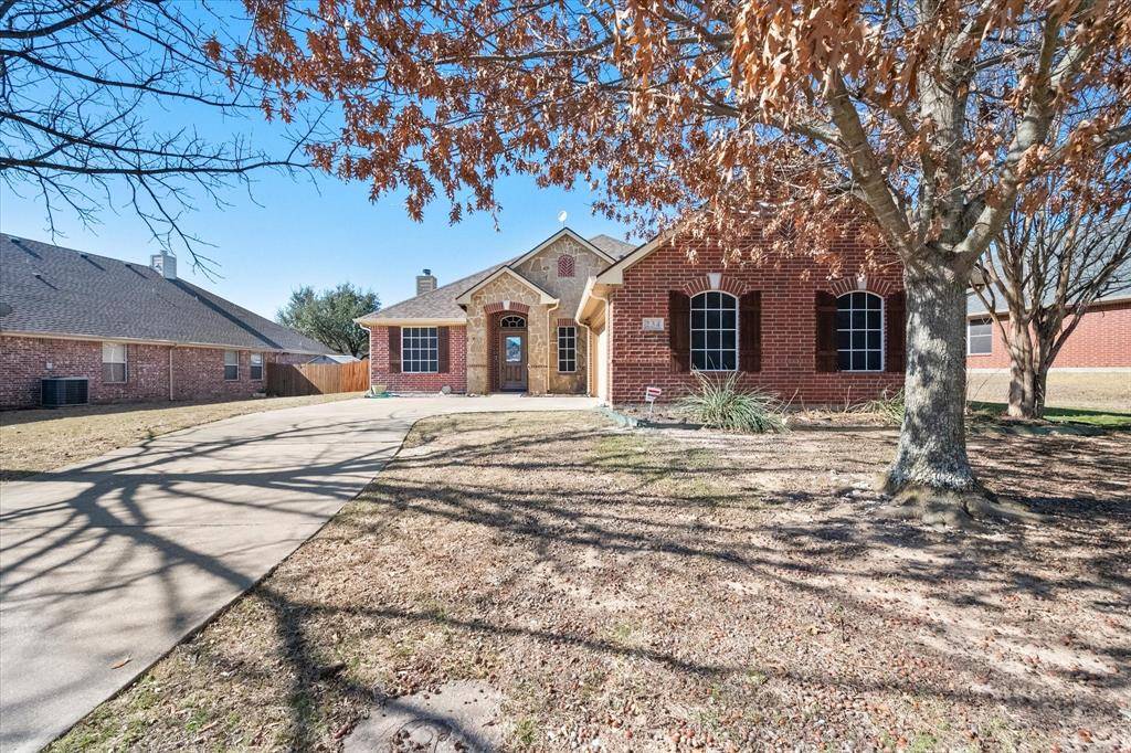 234 Lawson Farms Drive, Midlothian, TX 76065