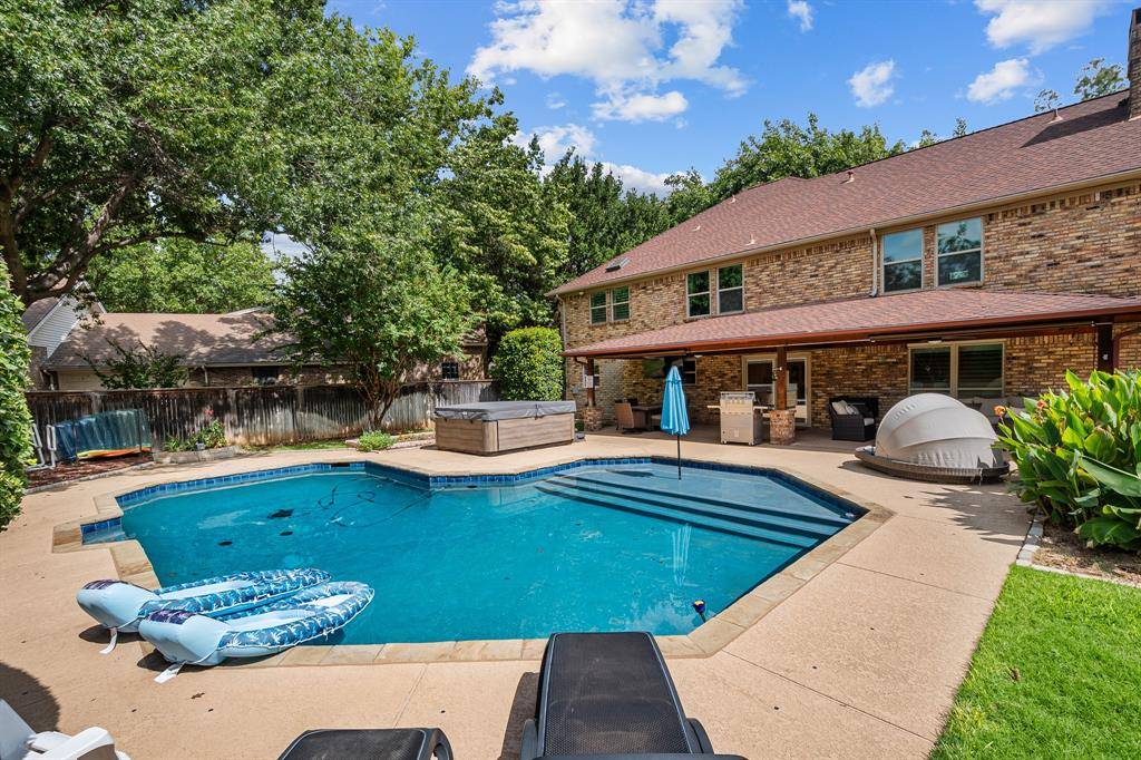 3621 Welwyn Way Drive, Bedford, TX 76021