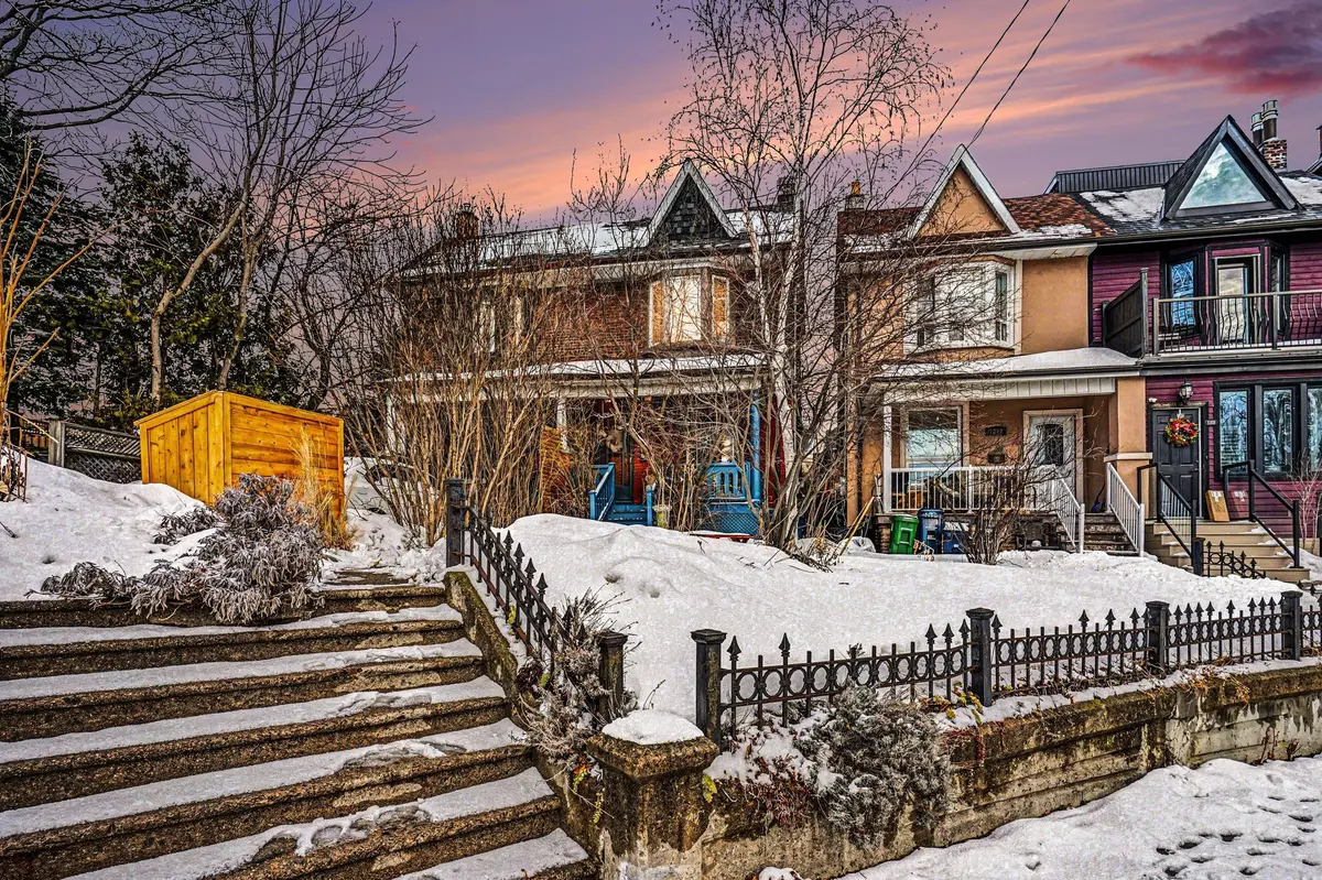 1273 Lansdowne AVE N, Toronto W03, ON M6H 3Z9