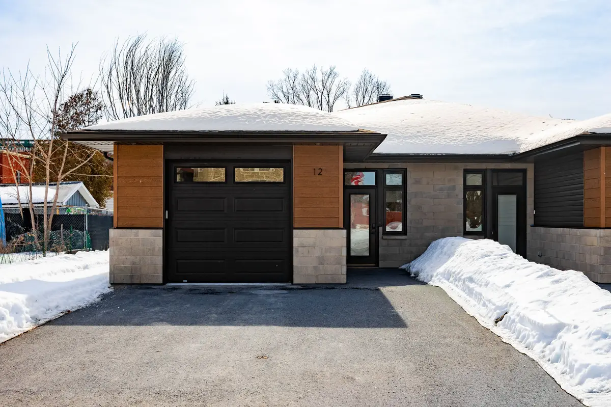 12 Elgin ST W, North Glengarry, ON K0C 1A0
