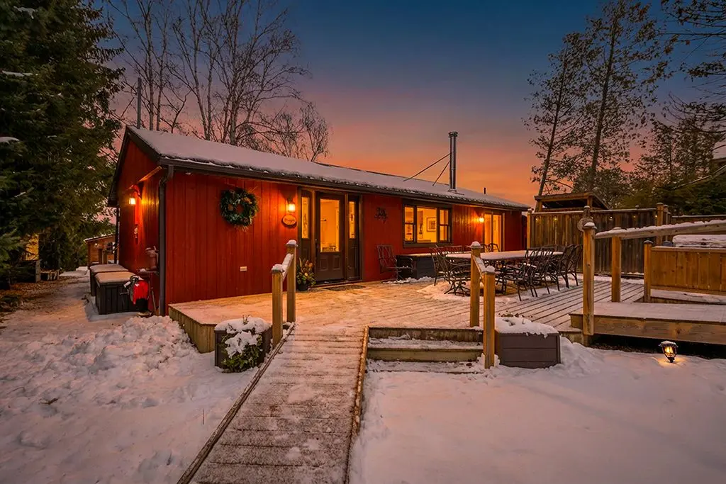 111 Wilson DR, Georgian Bluffs, ON N0H 2T0