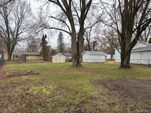 805 Hartner DR, Holly Township, MI 48442