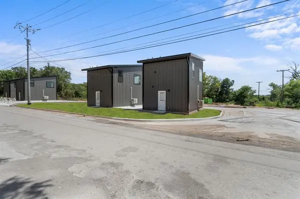 802 Old Wise Road, Bowie, TX 76230