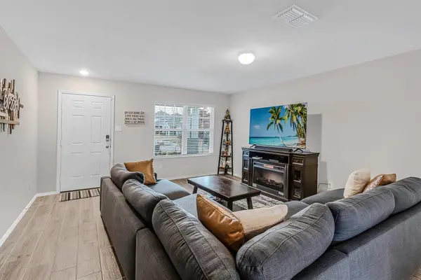 103 Rock Creek Lane, Terrell, TX 75160