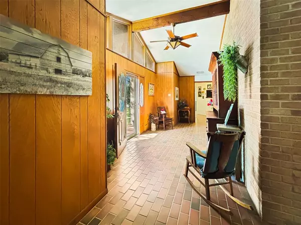 Cameron, TX 76520,903 N Hoover Avenue