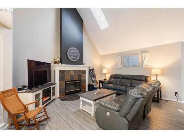 14877 SW OREGON TRAIL LN, Beaverton, OR 97006