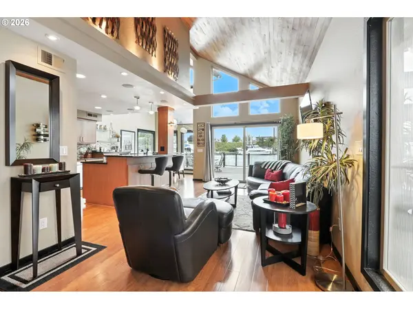 331 NE Bridgeton #10, Portland, OR 97211