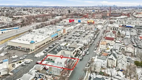 82 Randolph Ave, Clifton City, NJ 07011