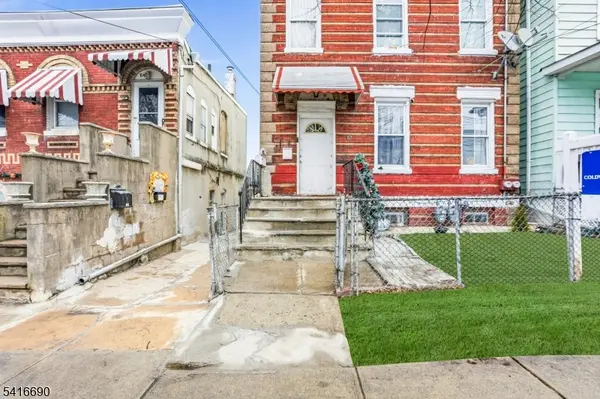 82 Randolph Ave, Clifton City, NJ 07011