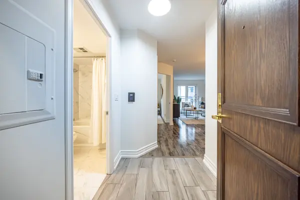 1 Balmoral AVE #313, Toronto C02, ON M4V 3B9