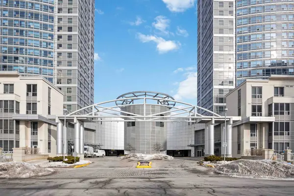 38 Lee Centre DR #2116, Toronto E09, ON M1H 3J7