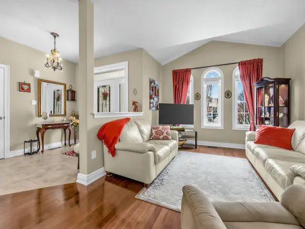 826 Booth AVE, Innisfil, ON L9S 0A7