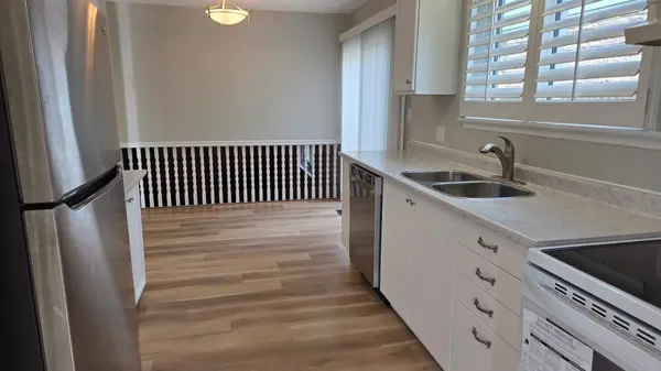 3413 Rockwood DR, Burlington, ON L7N 3H6