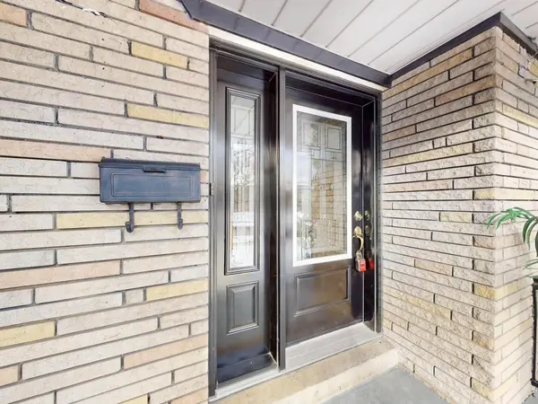 189 Kingsview BLVD, Toronto W09, ON M9R 1V7