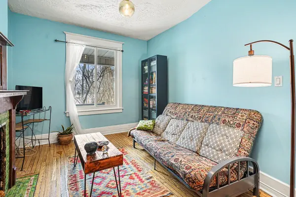 1273 Lansdowne AVE N, Toronto W03, ON M6H 3Z9