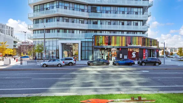 3900 Confederation Pkwy #4301, Mississauga, ON L5B 0M3