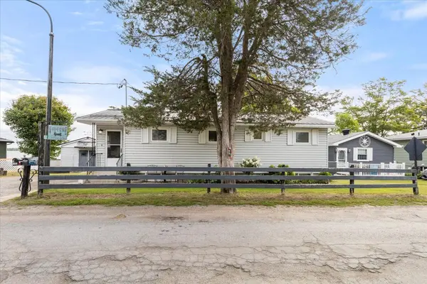 82 Outlet RD, Prince Edward County, ON K0K 1P0