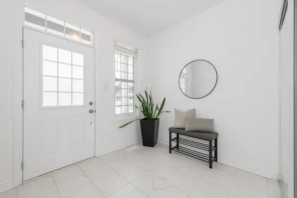 151 Minikan ST, Blossom Park - Airport And Area, ON K1X 0E5