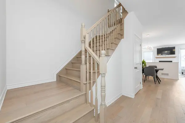 151 Minikan ST, Blossom Park - Airport And Area, ON K1X 0E5