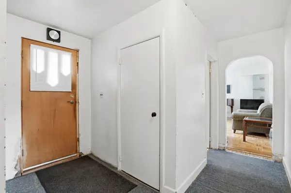 560 STONE CHURCH RD E, Hamilton, ON L8W 1A6