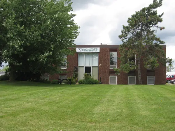 141 Bentley AVE #Bay L, Country Place - Pineglen - Crestview And Area, ON K2E 6T7