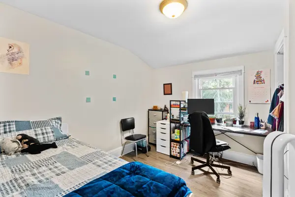 33 Cline AVE N, Hamilton, ON L8S 3Z3