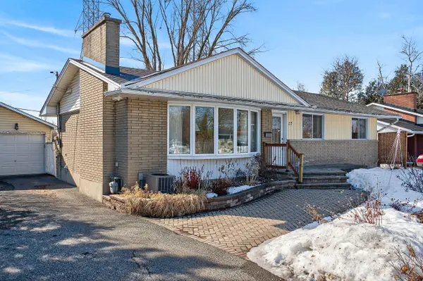 27 Ilkley CRES, South Of Baseline To Knoxdale, ON K2G 0W6