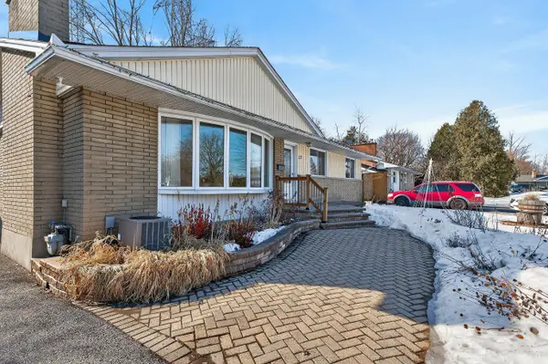 27 Ilkley CRES, South Of Baseline To Knoxdale, ON K2G 0W6