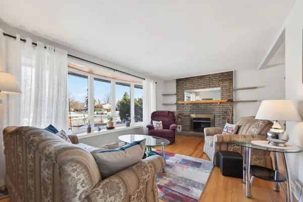 27 Ilkley CRES, South Of Baseline To Knoxdale, ON K2G 0W6