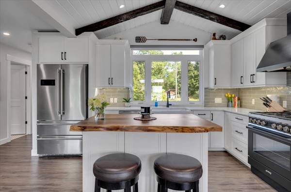 2151 Little Chipmunk RD, Douro-dummer, ON K0L 2H0